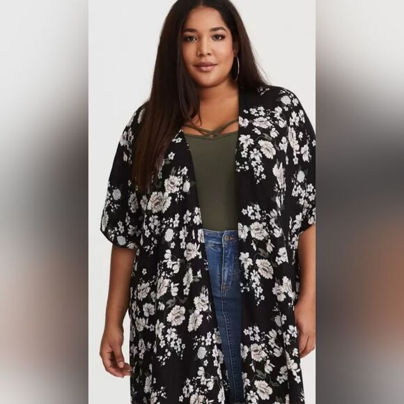 Torrid Black and White Gauze Duster Floral Kimono - Picture 2 of 8